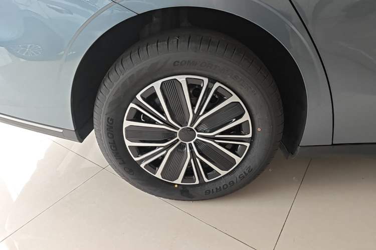 Used Geely Galaxy Stellar 6 2026 Model 125km Free-Style Edition Right Rear Wheel Hub