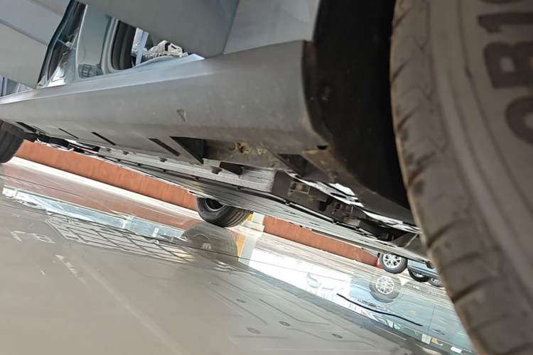 Used Geely Galaxy Stellar 6 2026 Model 125km Free-Style Edition Right Side Sill