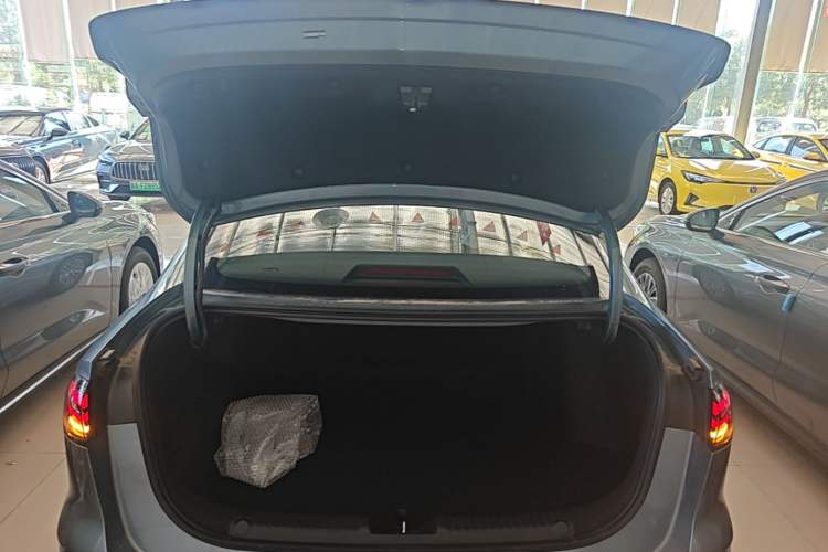 Used Geely Galaxy Stellar 6 2026 Model 125km Free-Style Edition Trunk