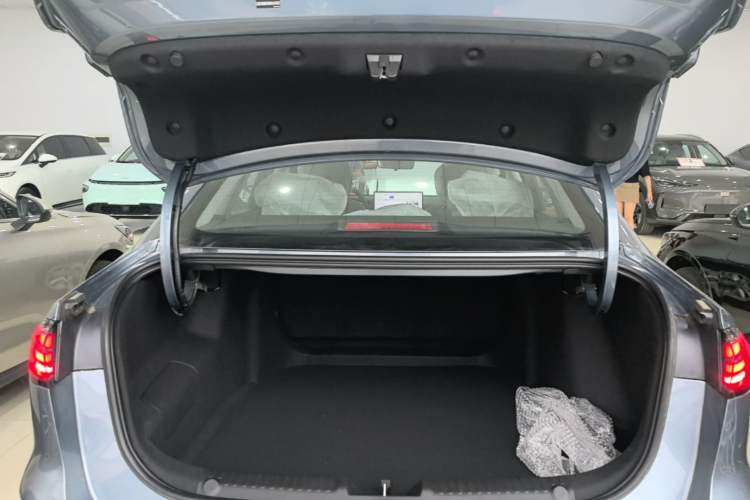 Used Geely Galaxy Stellar 6 2026 Model 125km Long-range Edition Trunk