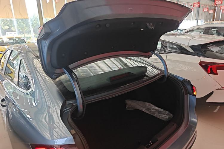 Used Geely Galaxy Stellar 6 2026 Model 125km Free-Style Edition Trunk