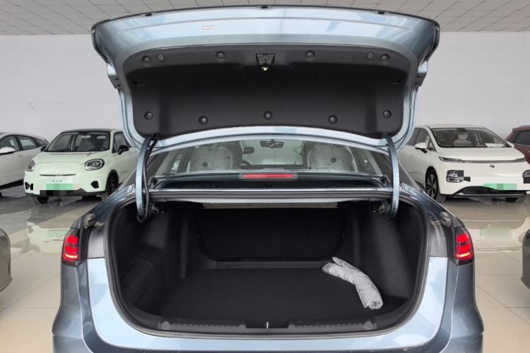 Used Geely Galaxy Stellar 6 2026 Model 125km Free-Style Edition Trunk