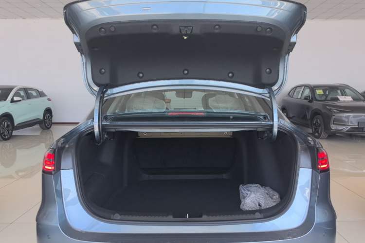 Used Geely Galaxy Stellar 6 2026 Model 125km Long-range Edition Trunk