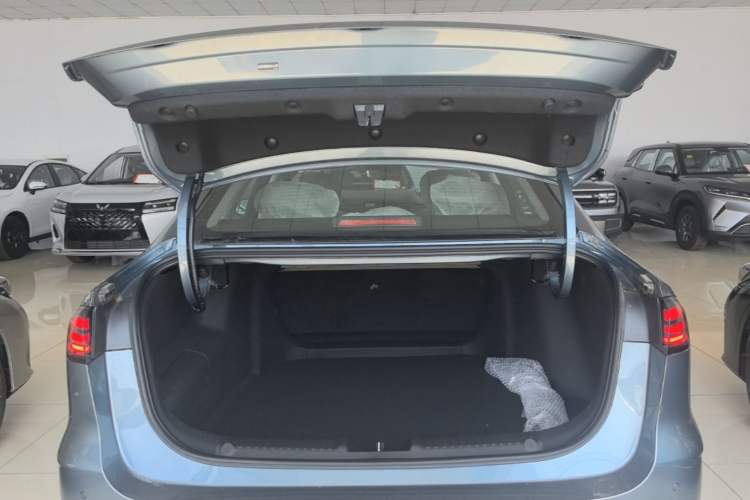Used Geely Galaxy Stellar 6 2026 Model 125km Free-Style Edition Trunk
