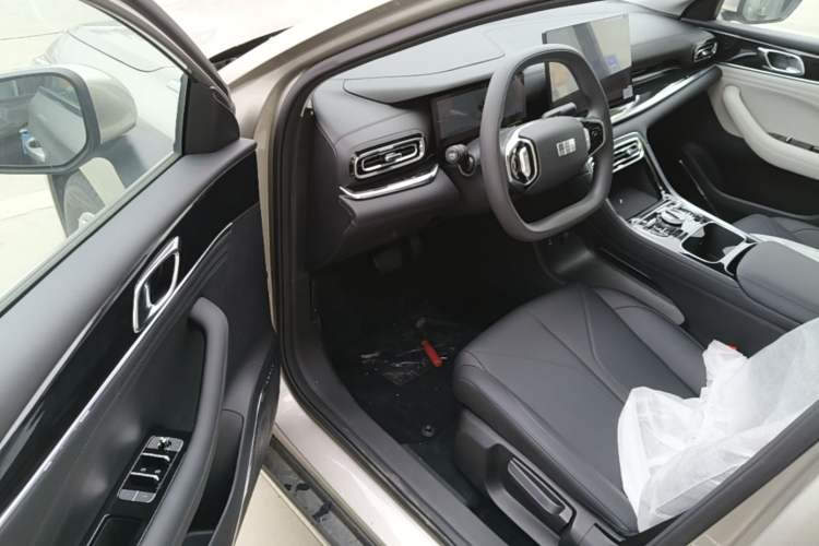 Used Geely Galaxy Stellar 6 2026 Model 125km Long-range Edition Driver Seat