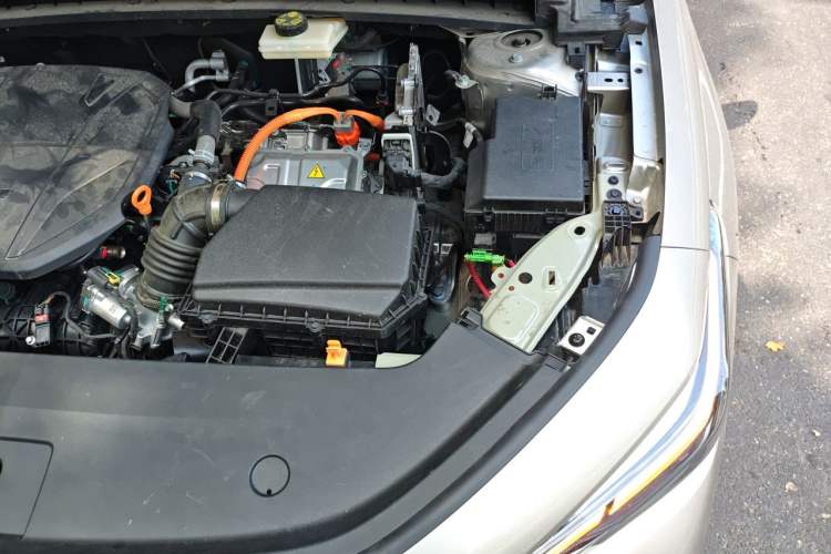 Used Geely Galaxy Stellar 6 2026 Model 125km Long-range Edition Engine Bay Left