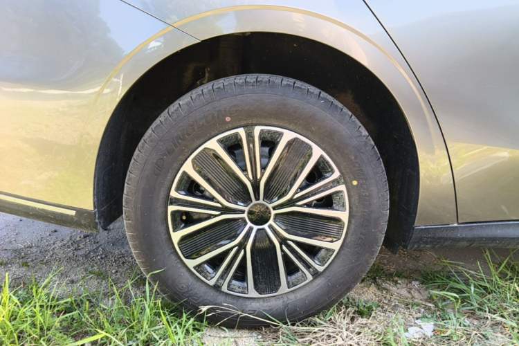 Used Geely Galaxy Stellar 6 2026 Model 60km Sailing Edition Exterior 5