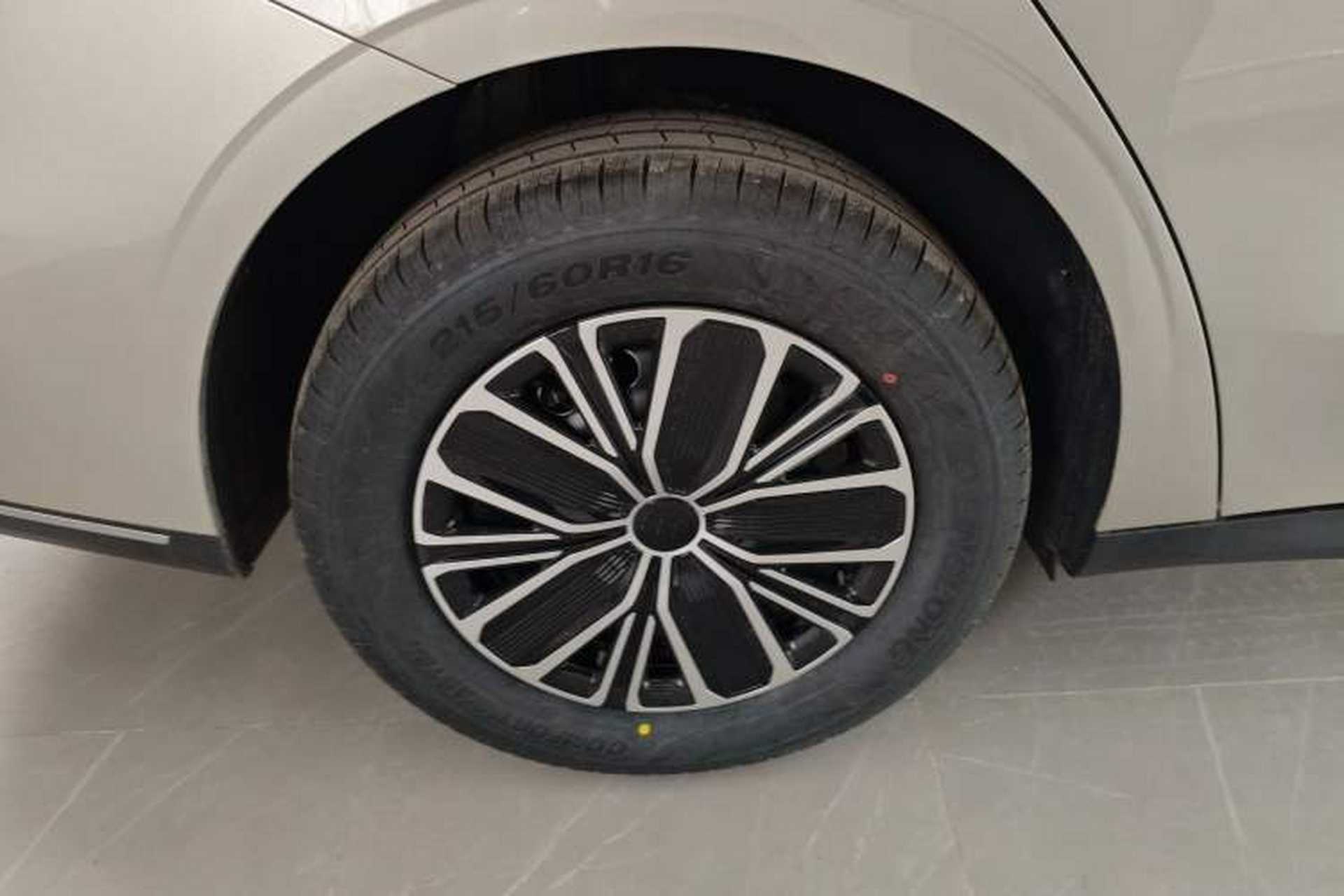 Used Geely Galaxy Stellar 6 2026 Model 125km Free-Style Edition Exterior 5