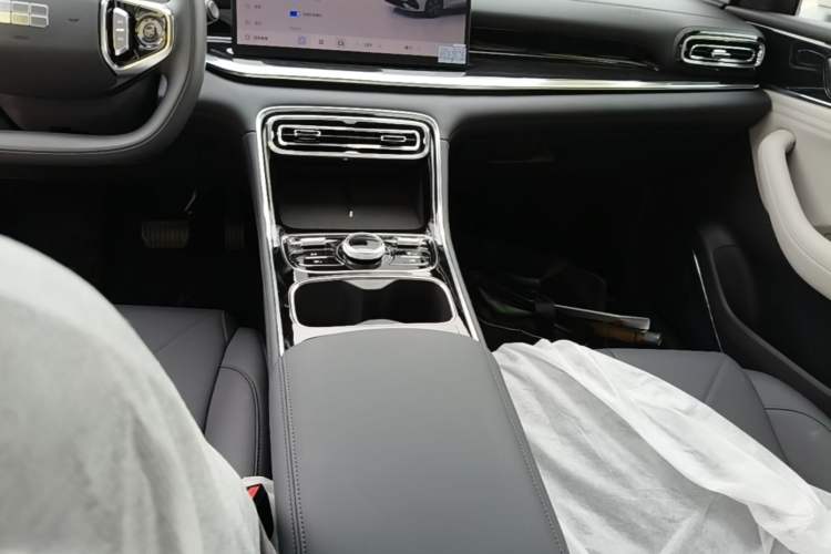 Used Geely Galaxy Stellar 6 2026 Model 125km Long-range Edition Gear Lever