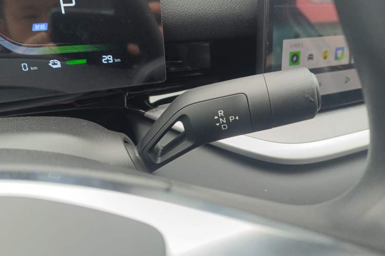 Used Geely Galaxy Stellar 6 2026 Model 60km Sailing Edition Gear Lever
