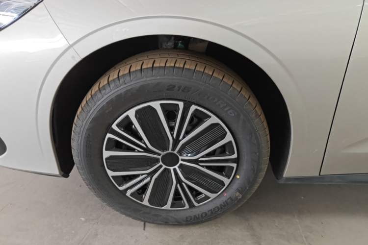 Used Geely Galaxy Stellar 6 2026 Model 125km Free-Style Edition Left Front Wheel Hub