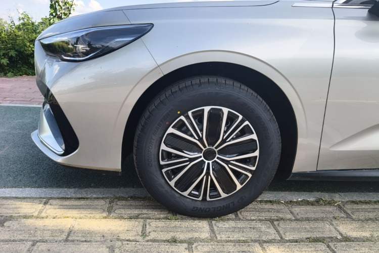Used Geely Galaxy Stellar 6 2026 Model 125km Free-Style Edition Left Front Wheel Hub