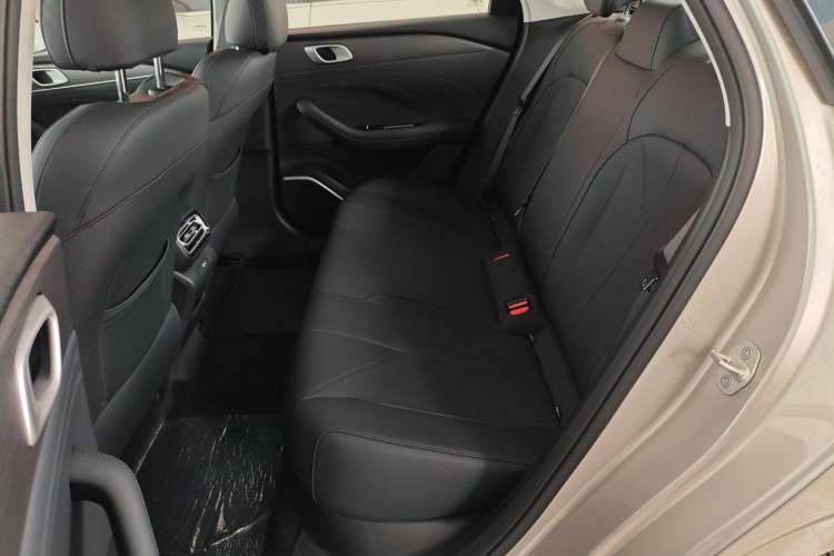 Used Geely Galaxy Stellar 6 2026 Model 125km Free-Style Edition Left Rear Seat