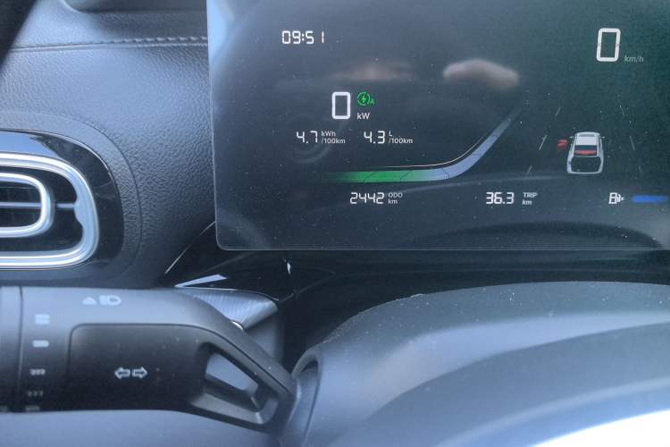 Used Geely Galaxy Stellar 6 2026 Model 60km Sailing Edition Odometer Close Up