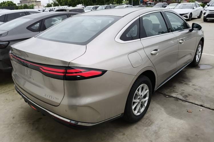 Used Geely Galaxy Stellar 6 2026 Model 125km Long-range Edition Rear Right 45 Deg