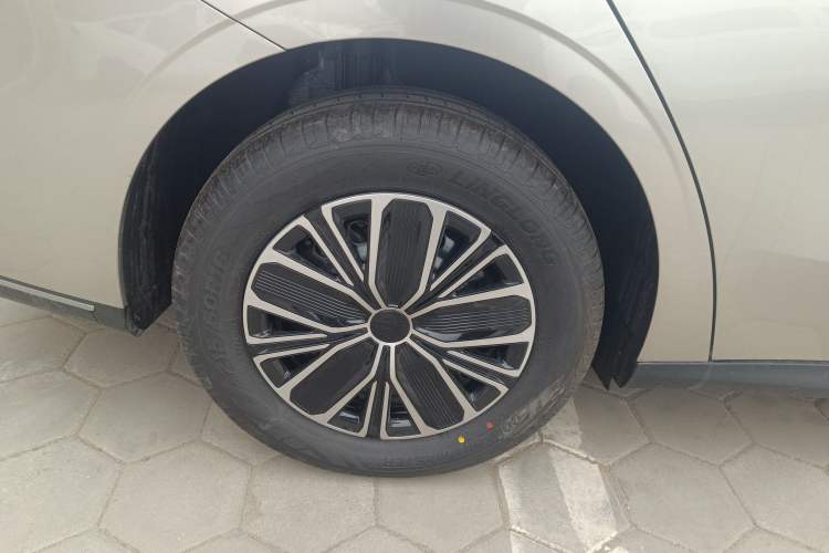 Used Geely Galaxy Stellar 6 2026 Model 60km Sailing Edition Right Rear Wheel Hub