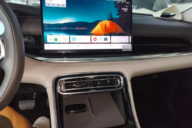 Used Geely Galaxy Stellar 6 2026 Model 125km Long-range Edition Audio And AC Panel