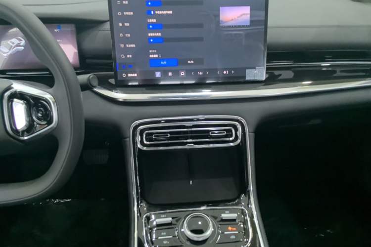 Used Geely Galaxy Stellar 6 2026 Model 125km Long-range Edition Audio And AC Panel