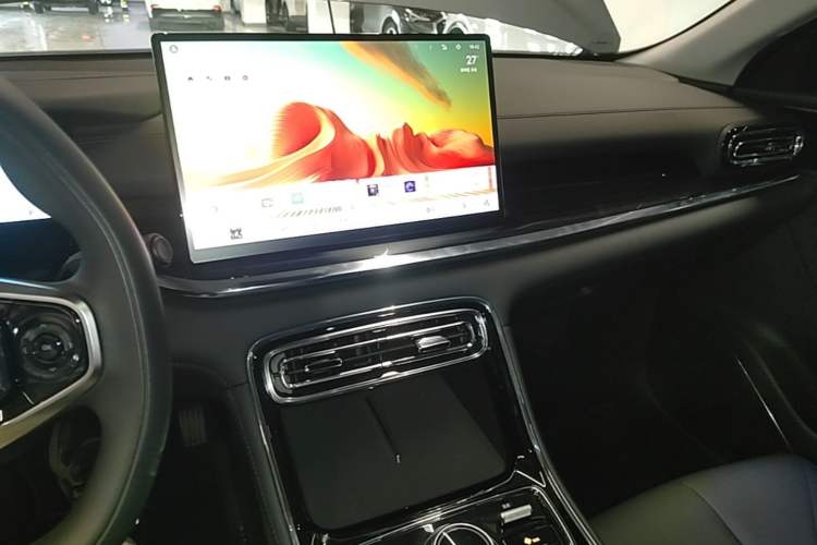 Used Geely Galaxy Stellar 6 2026 Model 125km Long-range Edition Audio And AC Panel