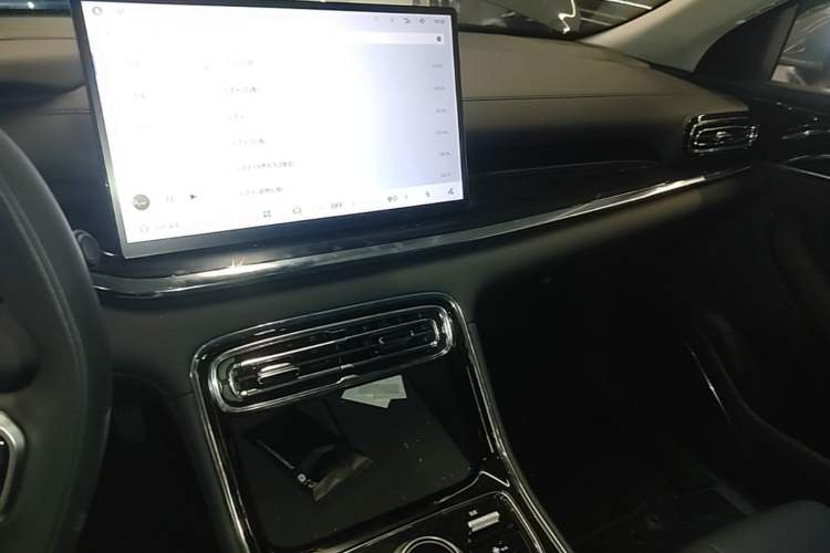 Used Geely Galaxy Stellar 6 2026 Model 125km Long-range Edition Audio And AC Panel