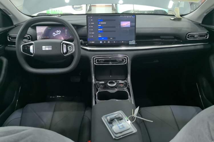 Used Geely Galaxy Stellar 6 2026 Model 125km Long-range Edition Center Console