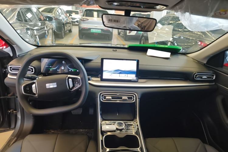 Used Geely Galaxy Stellar 6 2026 Model 125km Free-Style Edition Center Console