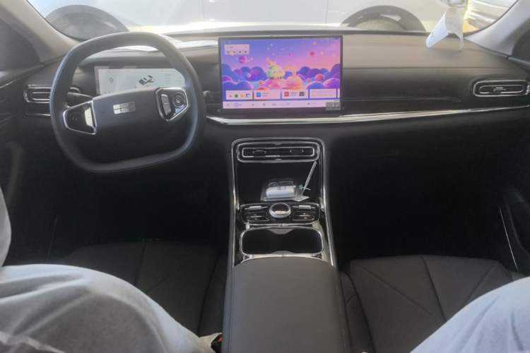 Used Geely Galaxy Stellar 6 2026 Model 125km Long-range Edition Center Console