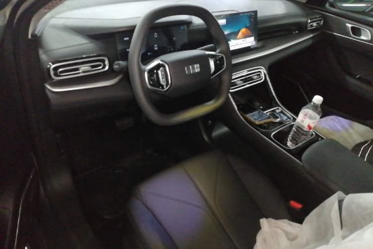 Used Geely Galaxy Stellar 6 2026 Model 125km Free-Style Edition Center Console