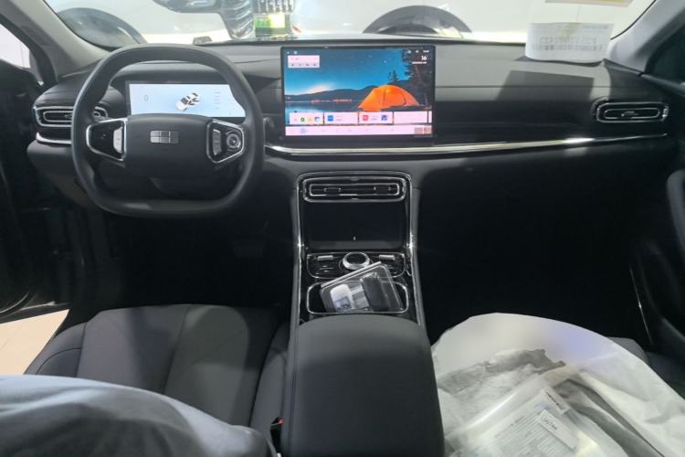 Used Geely Galaxy Stellar 6 2026 Model 125km Long-range Edition Center Console