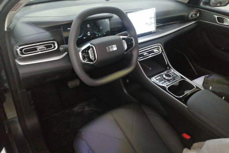 Used Geely Galaxy Stellar 6 2026 Model 125km Free-Style Edition Center Console