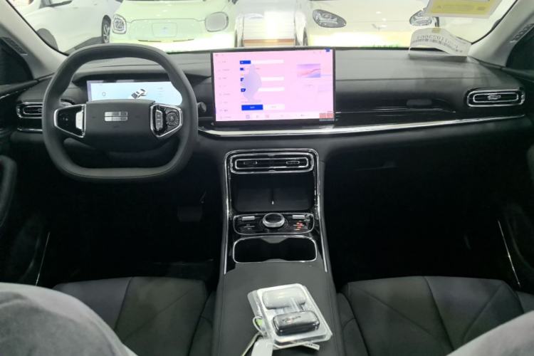 Used Geely Galaxy Stellar 6 2026 Model 125km Long-range Edition Center Console