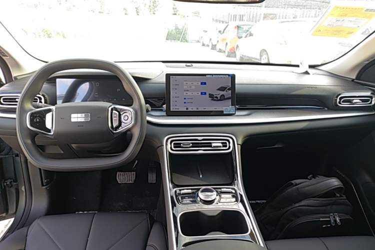 Used Geely Galaxy Stellar 6 2026 Model 125km Free-Style Edition Center Console