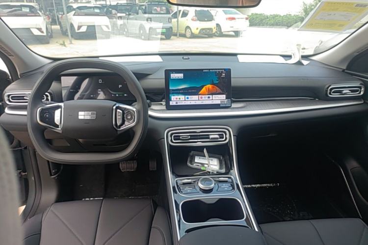Used Geely Galaxy Stellar 6 2026 Model 125km Free-Style Edition Center Console