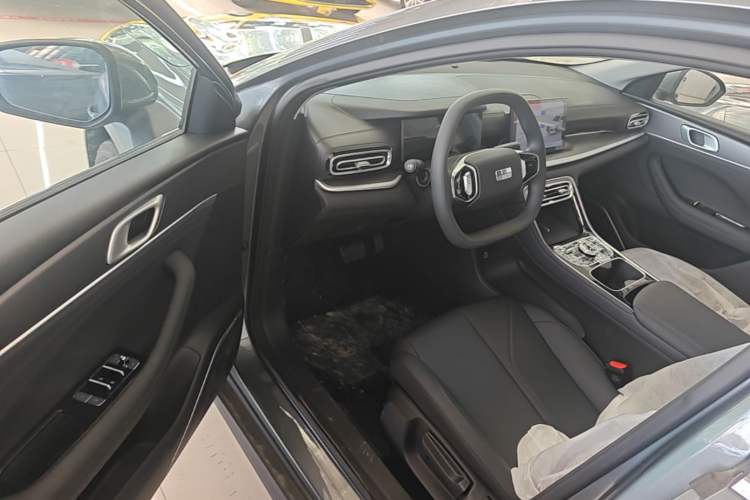 Used Geely Galaxy Stellar 6 2026 Model 125km Free-Style Edition Driver Seat
