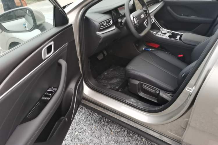 Used Geely Galaxy Stellar 6 2026 Model 125km Free-Style Edition Driver Seat