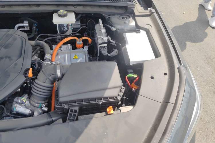 Used Geely Galaxy Stellar 6 2026 Model 60km Free-Style Edition Engine Bay Left