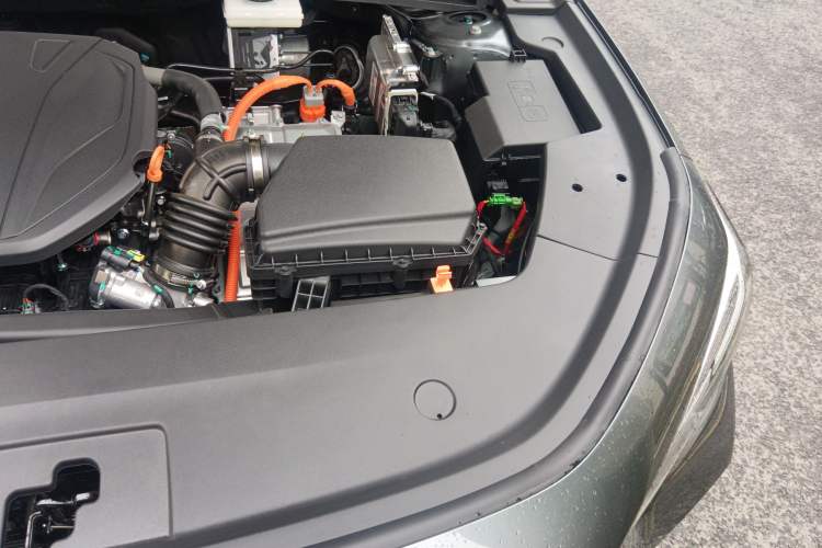 Used Geely Galaxy Stellar 6 2026 Model 125km Long-range Edition Engine Bay Left