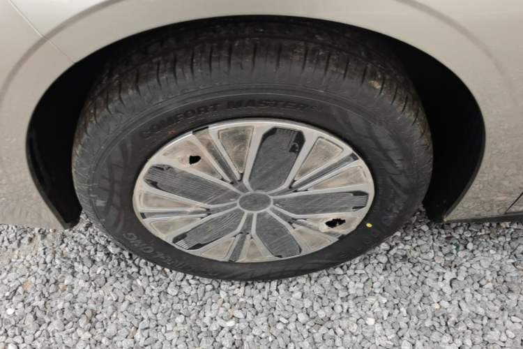Used Geely Galaxy Stellar 6 2026 Model 125km Free-Style Edition Exterior 4