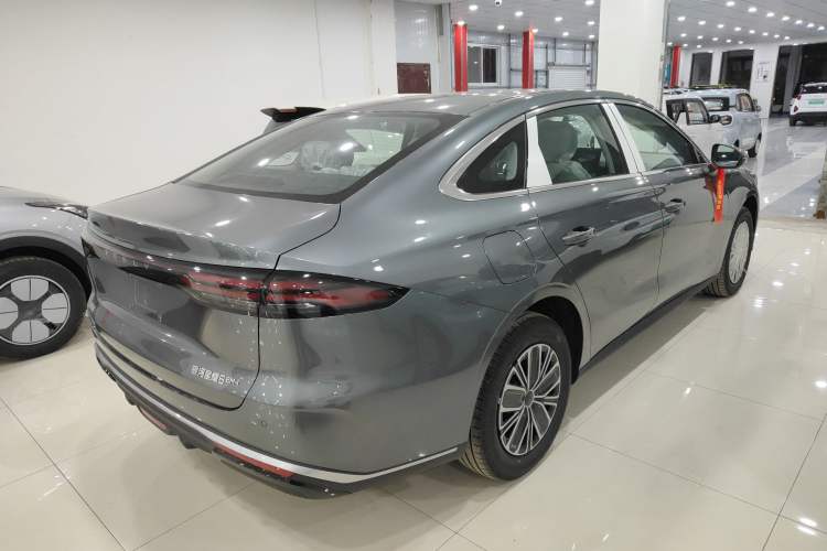 Used Geely Galaxy Stellar 6 2026 Model 60km Sailing Edition Exterior 5