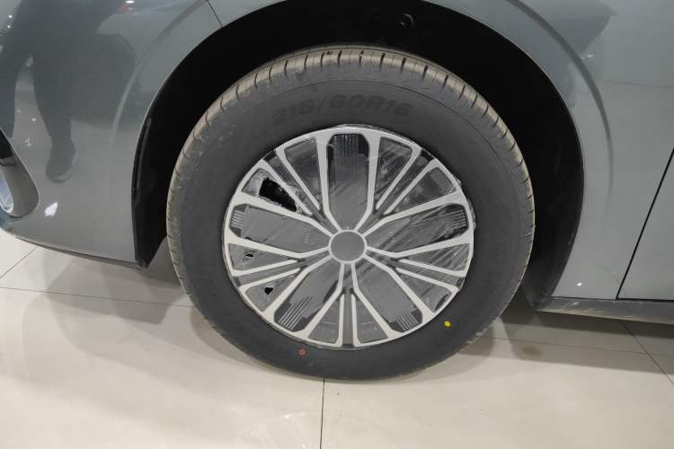 Used Geely Galaxy Stellar 6 2026 Model 60km Sailing Edition Exterior 7