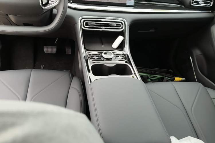 Used Geely Galaxy Stellar 6 2026 Model 125km Long-range Edition Gear Lever
