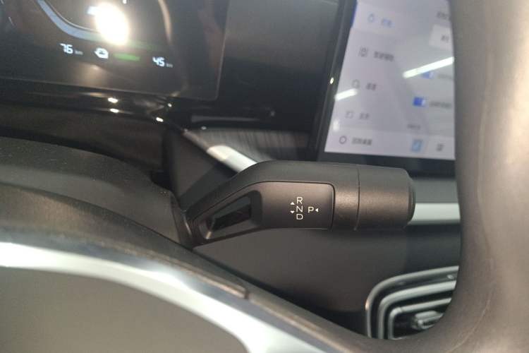 Used Geely Galaxy Stellar 6 2026 Model 60km Sailing Edition Gear Lever