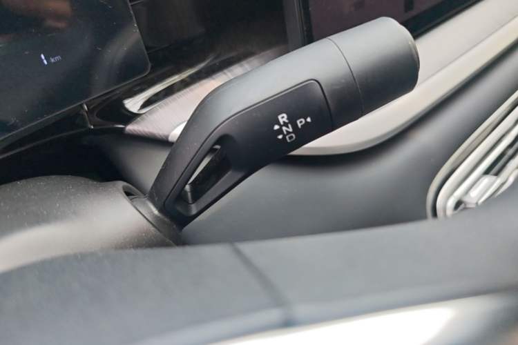 Used Geely Galaxy Stellar 6 2026 Model 60km Sailing Edition Gear Lever