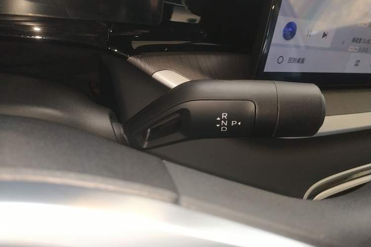 Used Geely Galaxy Stellar 6 2026 Model 60km Sailing Edition Gear Lever