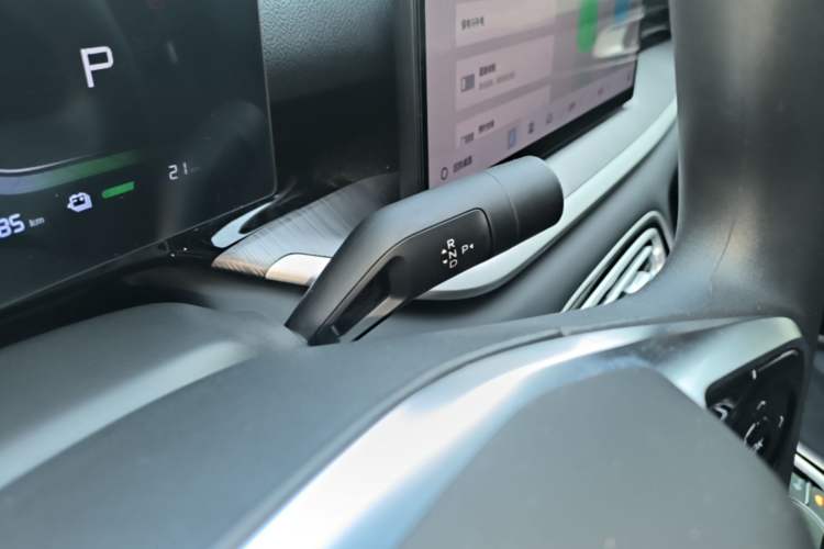 Used Geely Galaxy Stellar 6 2026 Model 60km Sailing Edition Gear Lever