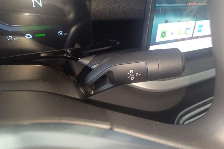 Used Geely Galaxy Stellar 6 2026 Model 60km Sailing Edition Gear Lever