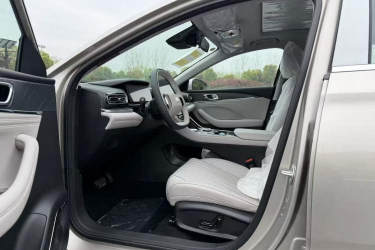 Used Geely Galaxy Stellar 6 2026 Model 125km Exploration+ Edition Interior 2