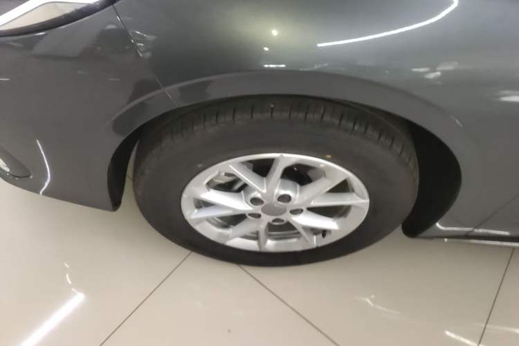Used Geely Galaxy Stellar 6 2026 Model 125km Long-range Edition Left Front Wheel Hub