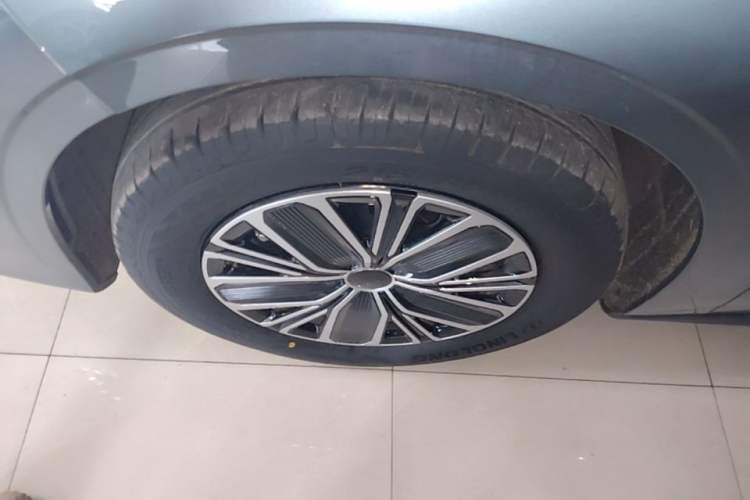 Used Geely Galaxy Stellar 6 2026 Model 60km Sailing Edition Left Front Wheel Hub