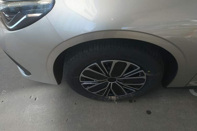 Used Geely Galaxy Stellar 6 2026 Model 60km Sailing Edition Left Front Wheel Hub